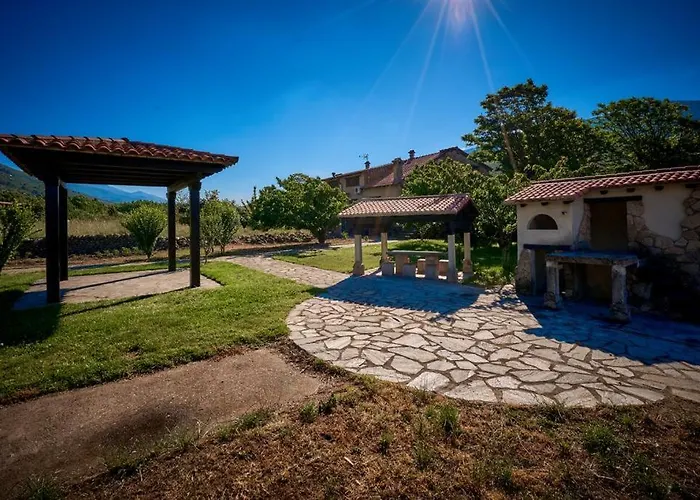 La Canada Del Valle Del Jerte Апартаменты Наваконсехо